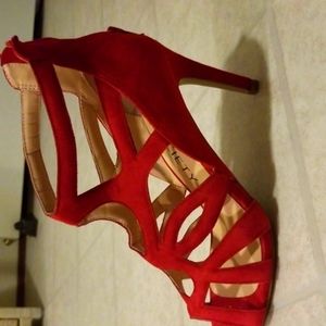 GORGEOUS RED SUEDE HEELS